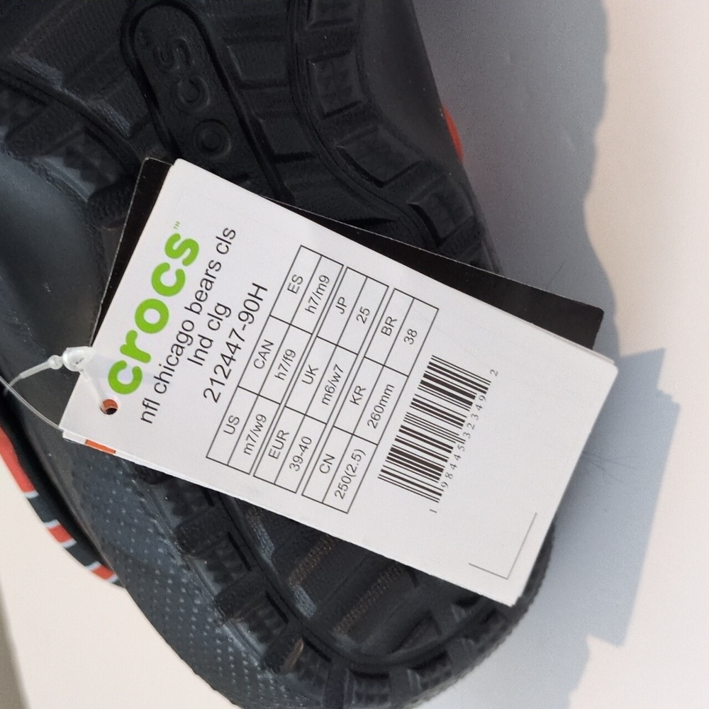 Chicago Bears Crocs - Picture 14 of 15